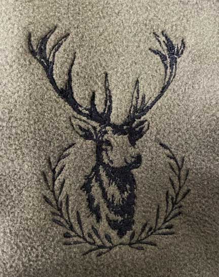 Poľovnícka fleece bunda s výšivkou Jeleňa