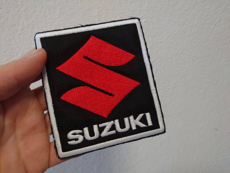 Nášivka s motívom Suzuki